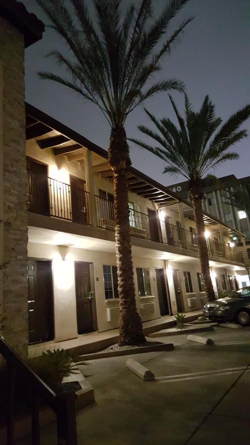Tuscan Garden Inn Los Angeles Eksteriør bilde