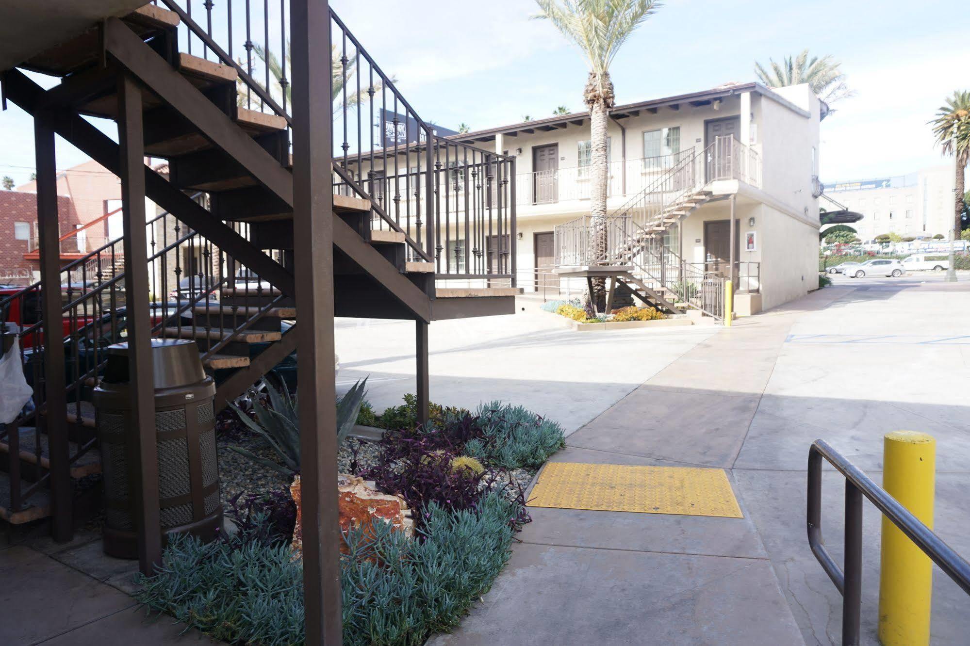Tuscan Garden Inn Los Angeles Eksteriør bilde